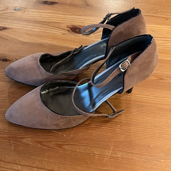 Barefoot Tess BFT tan suede pumps size 11 - Picture 3 of 11